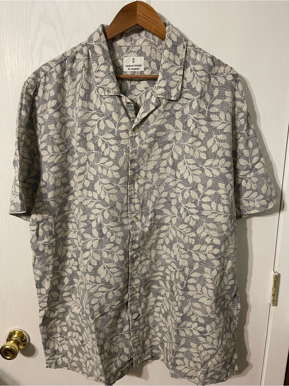 Mutual Weave Men’s Leaf Patterned Beige Linen Camp Collar Shirt